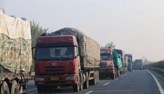 过路费6000 油钱7000 运费才11000!卡友该跑高速还是走下道？