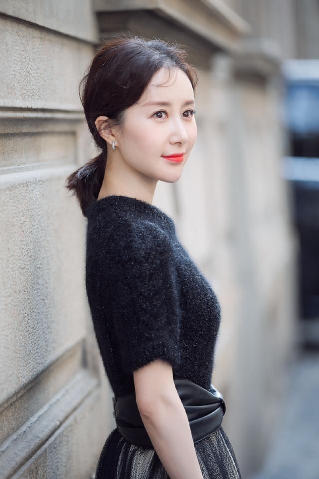 舒畅换了个短发造型，气场十足美到炸，网友：颜值美到新高度