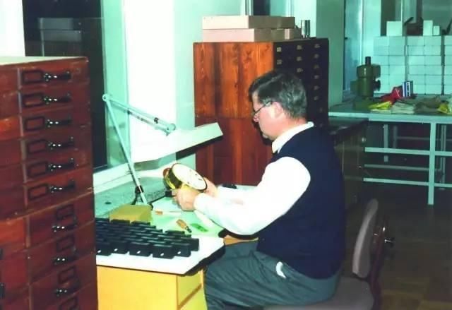 仪表不凡说表:德国人的腕表实力，要从格拉苏蒂说起