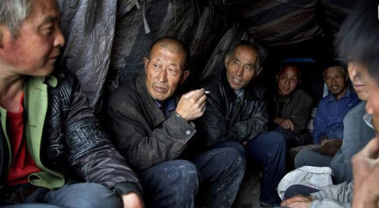  「元凶」过去农民只种地，没啥外债，如今一月大几千，却负债累