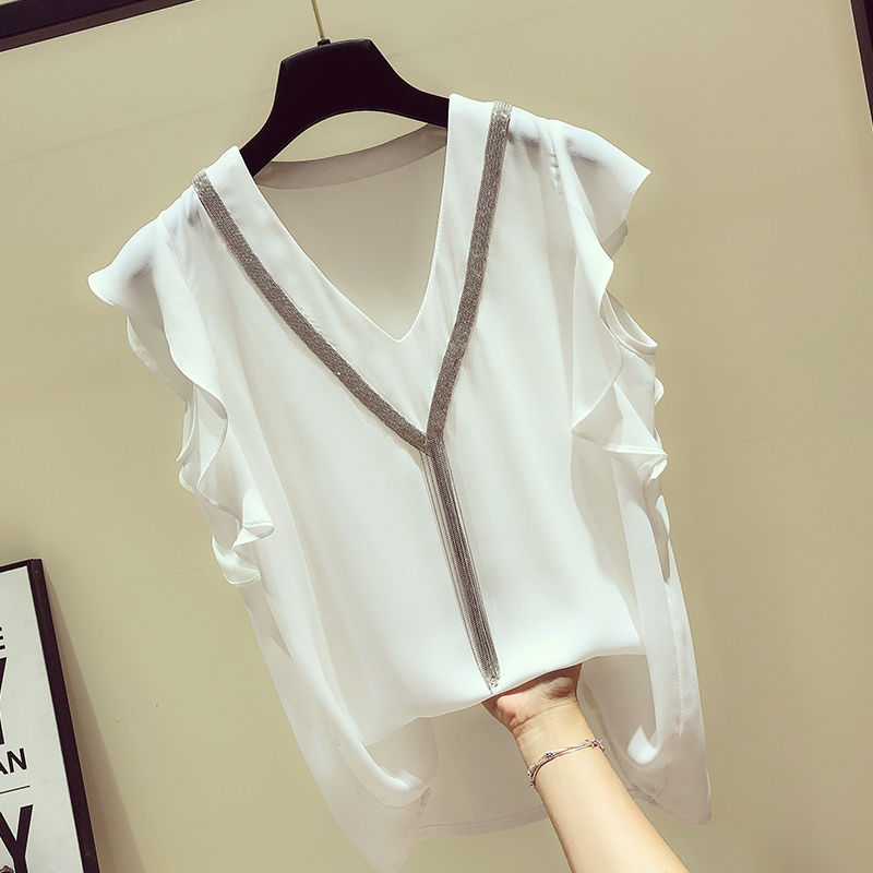 身高不过160的女人，‘雪纺衫’搭短裤短裙，瞬间穿出女神范