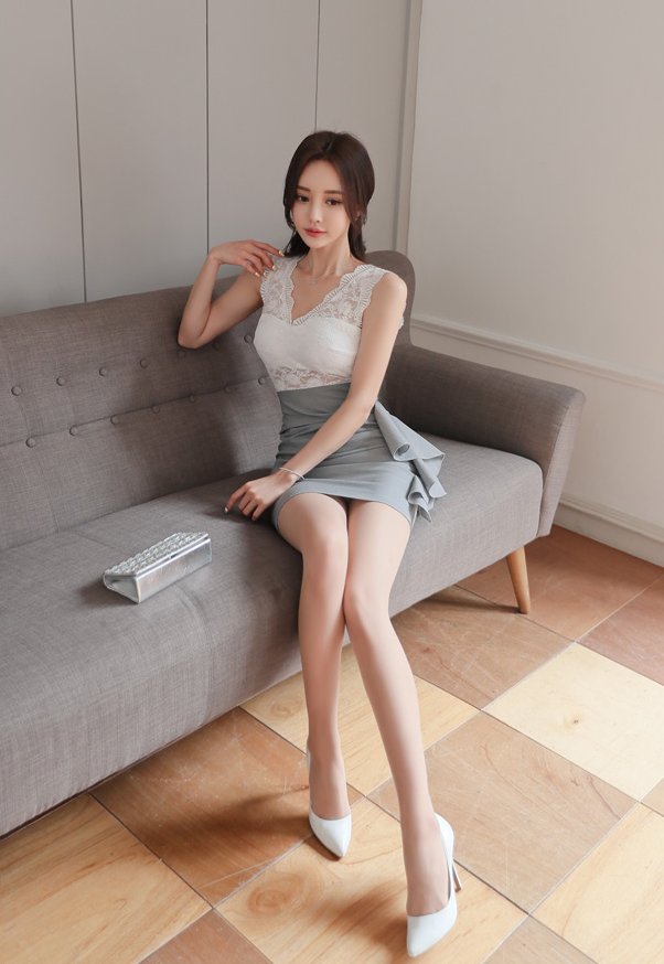 加斯顿清爽刺花拼接美裙