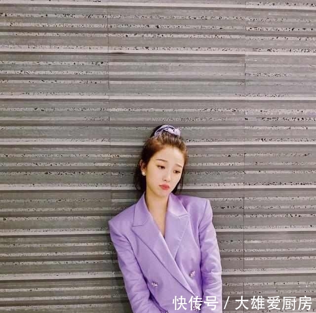  『发圈儿』别小瞧“奶奶发圈”的魔力，真·搭配高手都在用它凹造型