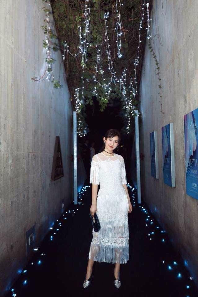 苏青饰演的“尔晴”人人喊打，但剧外的苏青时尚的众人追捧！