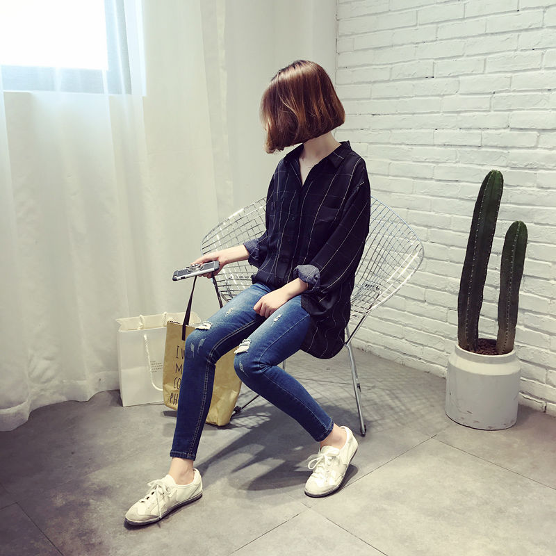 秋老虎别穿毛衣,太热!试试当下流行的棉麻小衫,迷人忒好看