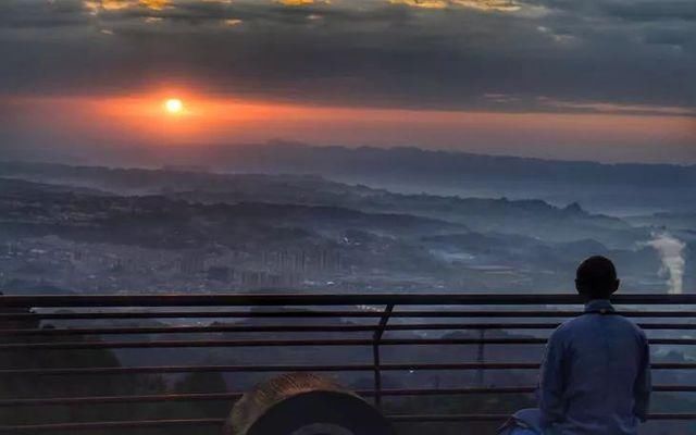 飙拢“川西咽喉”耍雪，打卡无边池的网红云海，元旦就去这！