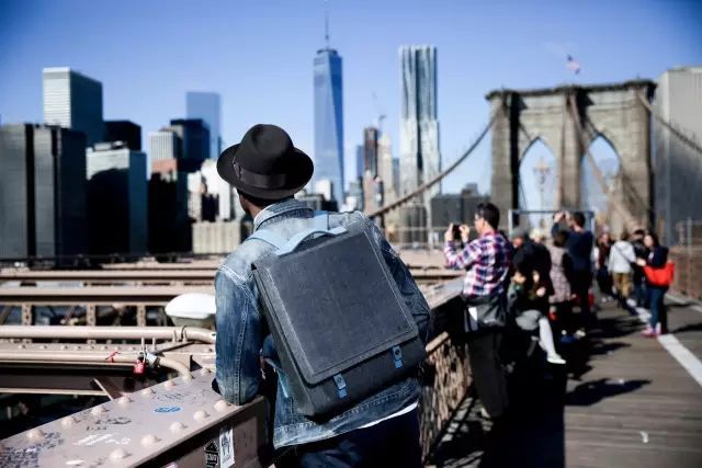 没有北极狐、没有 Herschel …爆灯推荐这款小众包包