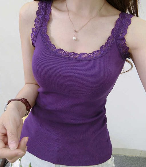 女人再穷也要保持气质，穿这些迷人打底衫，男人看了都挪不开眼