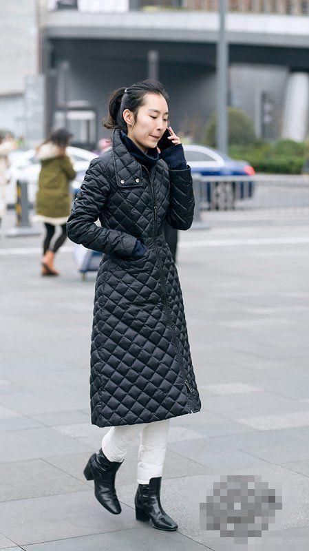  [街头时尚]街头时尚的小美女，超短裙，紧身裤，高跟鞋，美艳动人