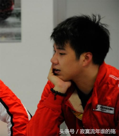 黄毅清否认和崔教授开撕，称只是在坚持真相！网友评论炸锅了！