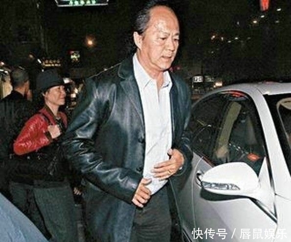 『四小龙』香港四小龙之一,周润发曾给他当配角,74岁的狄龙开什么车?