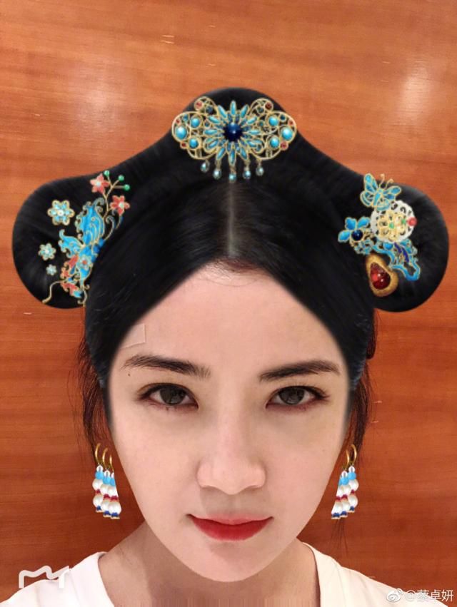 阿Sa追延禧入戏深，自称妍妃，用魏璎珞口吻连续回应2个谣言