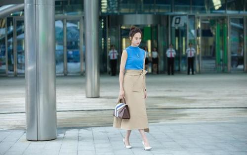 张钧甯穿着运动装紧身裤秀身材，对比与宋祖儿，丝毫看不出年龄！