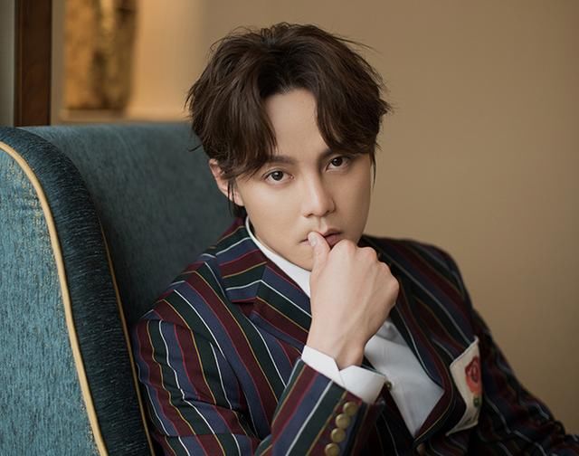 黄晓明尹正苏有朋不仅穿同款西装，连造型都相似，你们商量好的？