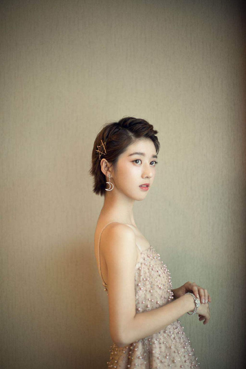 李凯馨性感优雅活动写真图片