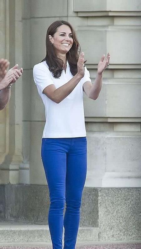 凯特穿西裤“显腿细”，却被梅根竹竿腿超越，网友：凯特比例不好