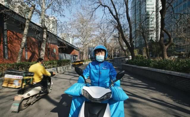 『分拣』日料厨师送外卖，餐厅主管进盒马，导购做分拣……共享员工怎么样了