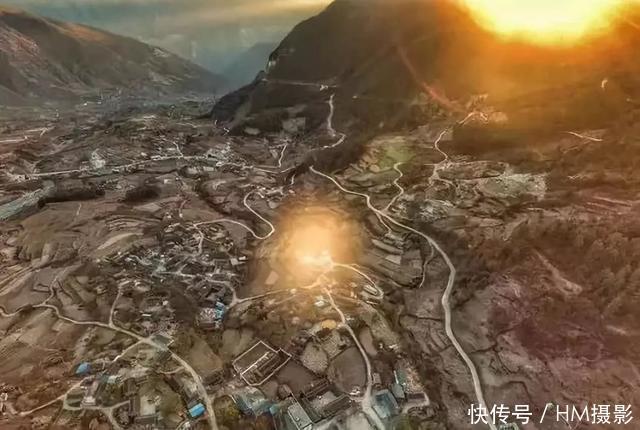  「座山峰」中国有个神奇的地方，一天3次日出，3次日落！