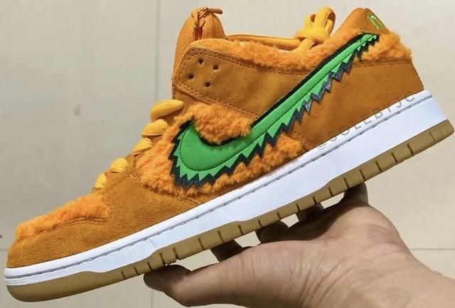  联名|天价系列回归！Nike联名「小熊Dunk SB 」新配色曝光