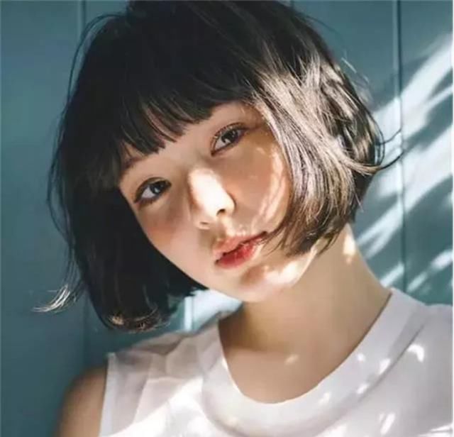  『过时』“留刘海”早就过时了!今年巨乖的4种“发型”,8成女生都适合!