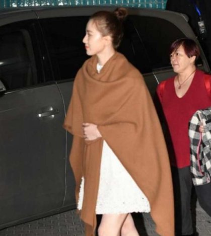 刘诗诗孕后首亮相，肤白貌美身材依旧，网友惊叹:比以前更美了