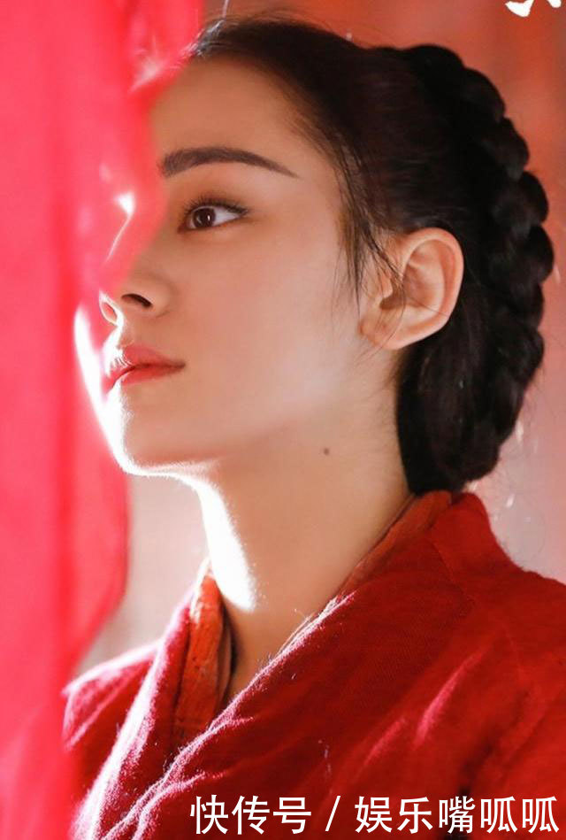 “烈火如歌”迪丽热巴十套衣服，第三套最美，第十套最简单！