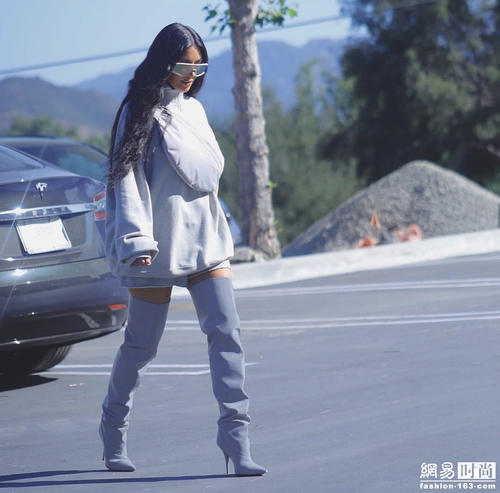 卡戴珊这么富 但她穿的衣服真的都不是啥值钱货