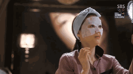 一年用700张面膜的小姐姐，去皮肤科看病了......