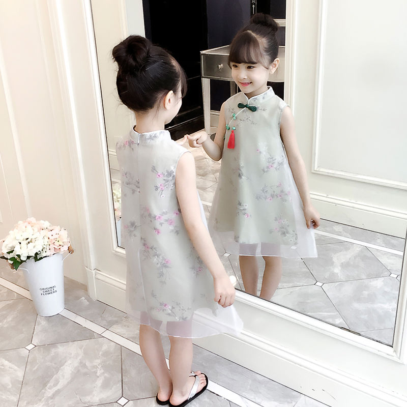 如果有可爱的女儿,一定要给她准备这样的旗袍装,尽显气质淑女范