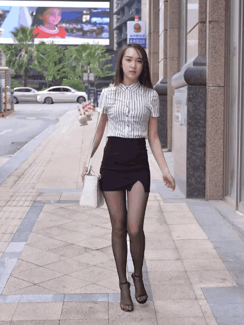 路人街拍, 黑丝包臀裙小姐姐, “楚楚动人”