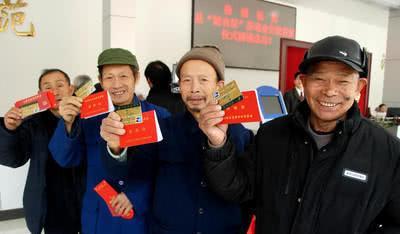 如果延迟退休两年，到退休后多给你2千元，你愿意吗？为什么？