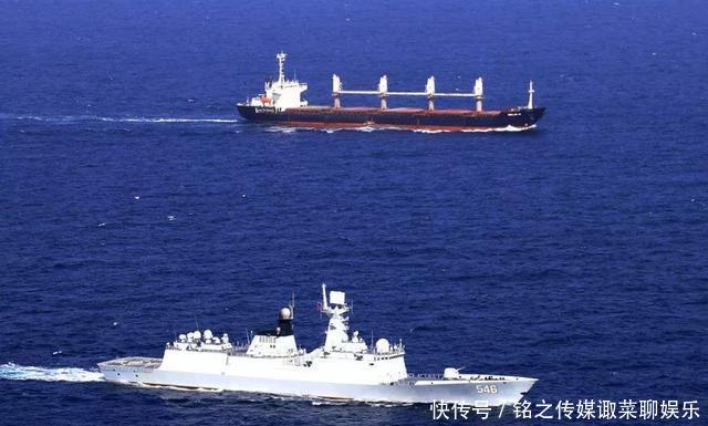肥肉@两万吨昆仑号被当肥肉?44艘快艇围堵,刚亮武器,海盗掉头就跑