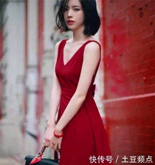  「小姐姐」街拍：优雅洋气的小姐姐，仙女般的气质，唯美大气