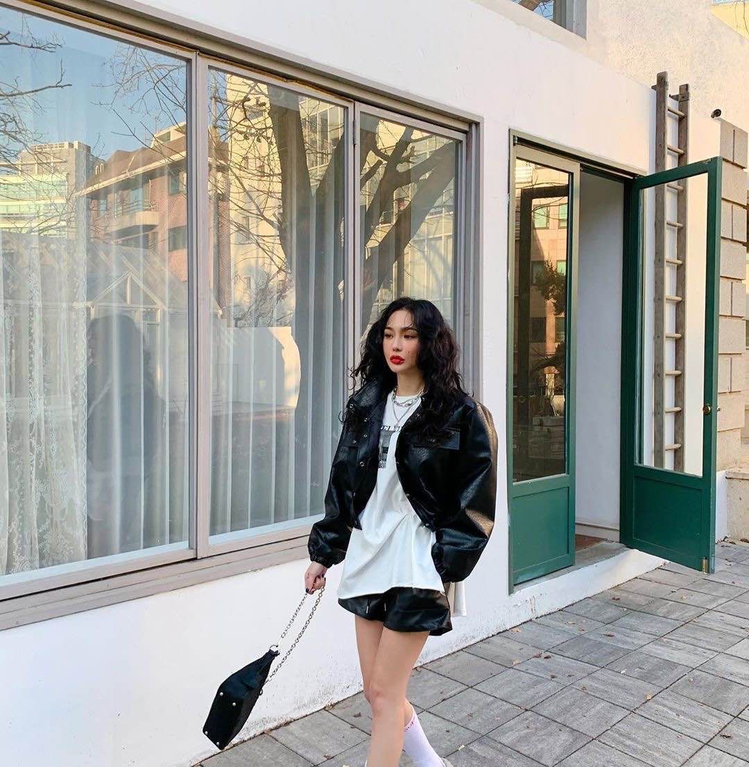  『风衣』T恤搭配:是时候穿T恤了!搭配薄外套美哭了!