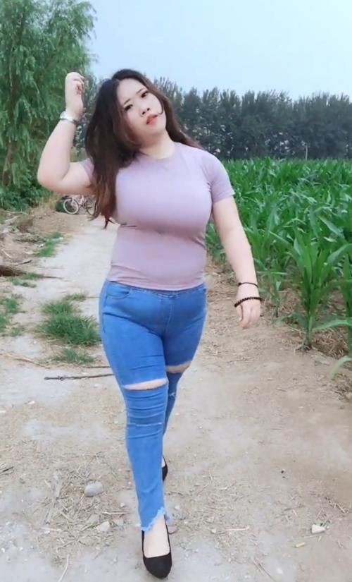 # 感觉#被你穿出紧身裤的感觉，大码牛仔裤