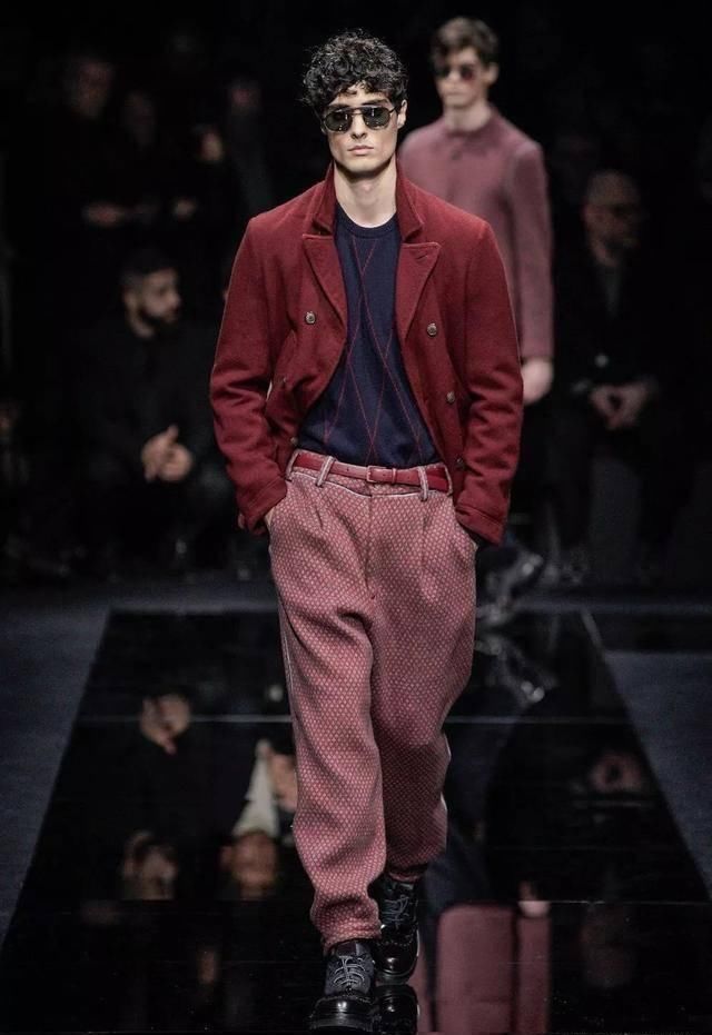 「延续」85岁的Armani先生,一直延续自己的风格,优雅简约的更加年轻化