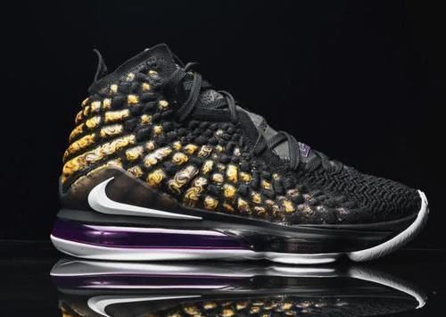  『Nike』美国球鞋专家：Nike LeBron 17是目前最接近完美的实战鞋！