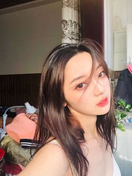『快乐』《快乐星球》冰柠檬爆料主演近况,大眼睛神似赵薇,美到认不出!