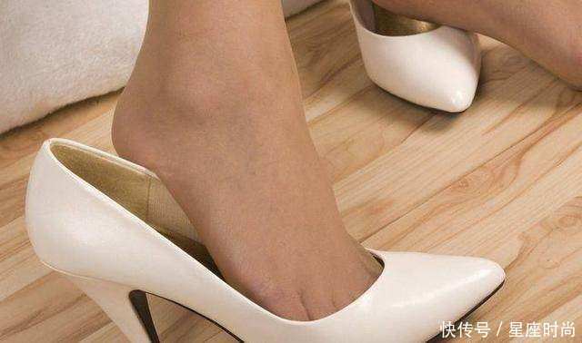 美脚丫搭配高跟鞋，也能做一回高个子，让你瞬间提升自身的气质！