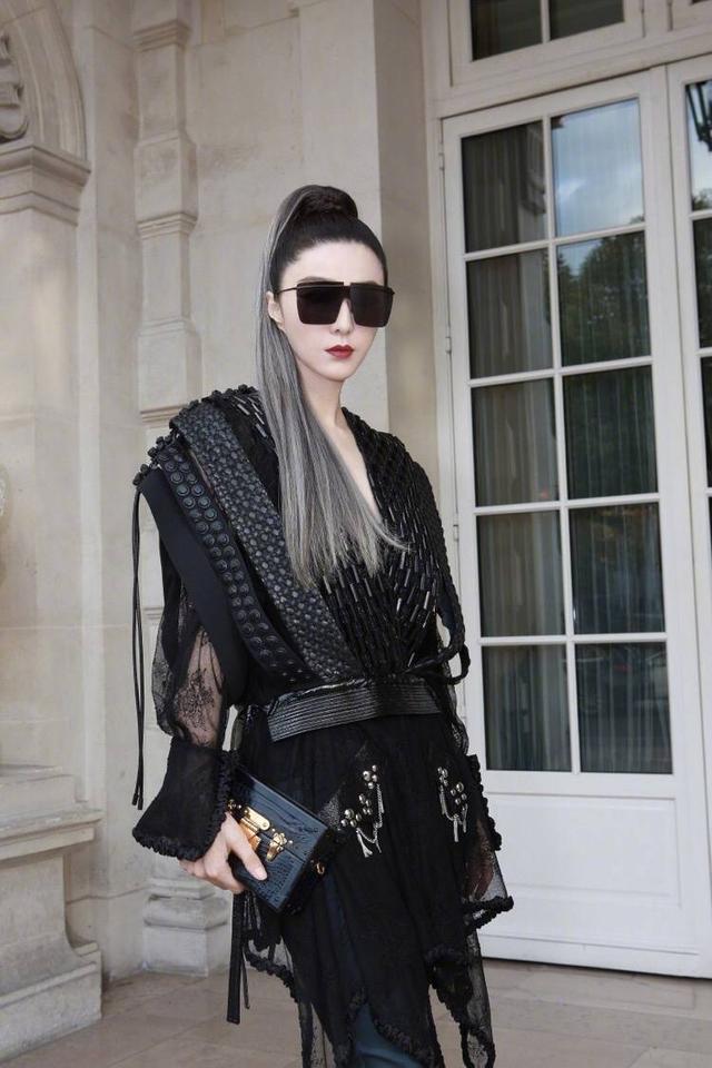 范冰冰、赵薇 惊艳时装周没想到却成了惊悚