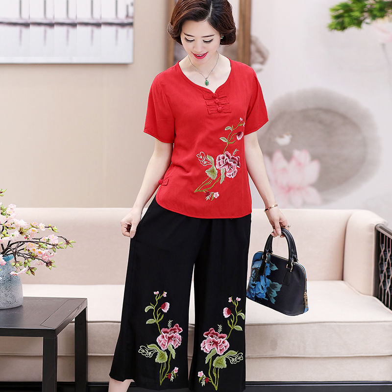 女人长得好看也别穿牛仔裤，现流行的名媛套装，简直美上天