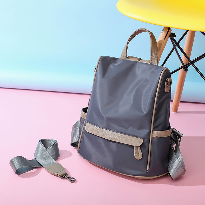 刚发现，这种女包，装水杯特方便，十一旅行就带它，轻便又耐磨