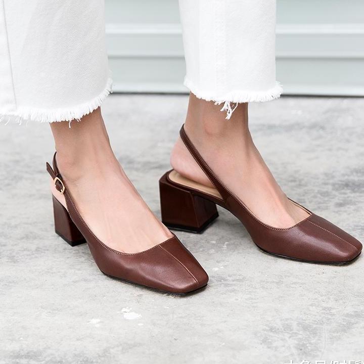 不要穿毁脚的尖头细高跟了, 复古的方头粗跟鞋, 才是真爱
