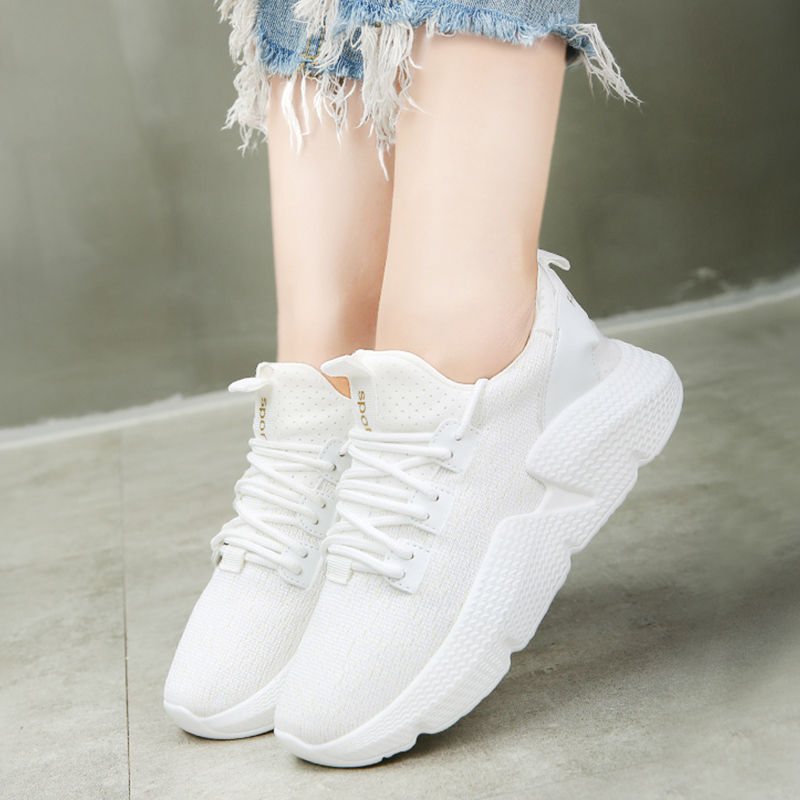 太久没运动,走路都懒得走,女人一定要给自己准备一双运动鞋