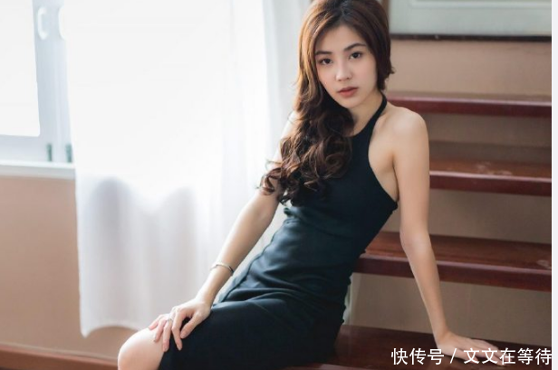 #喜欢看#美女和书选谁呢