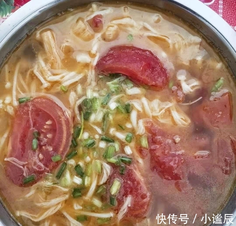 『变细』西红柿和它一起煮,隔三差五吃,美白淡斑排宿便,腰肢变细了