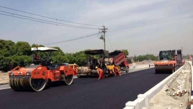  「沥青路面」混凝土修建的公路寿命更长，现在为何要禁止？专家