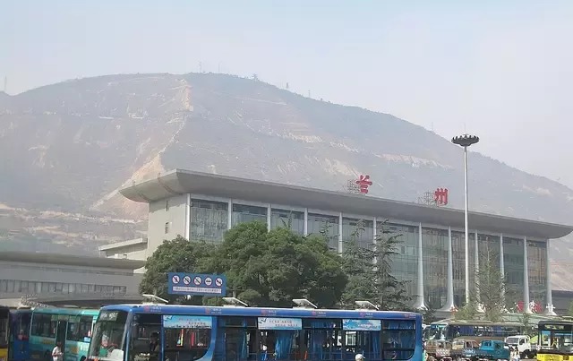 最穷二线城市：投资200亿挖穿黄河也要建地铁，如今建成创造奇迹