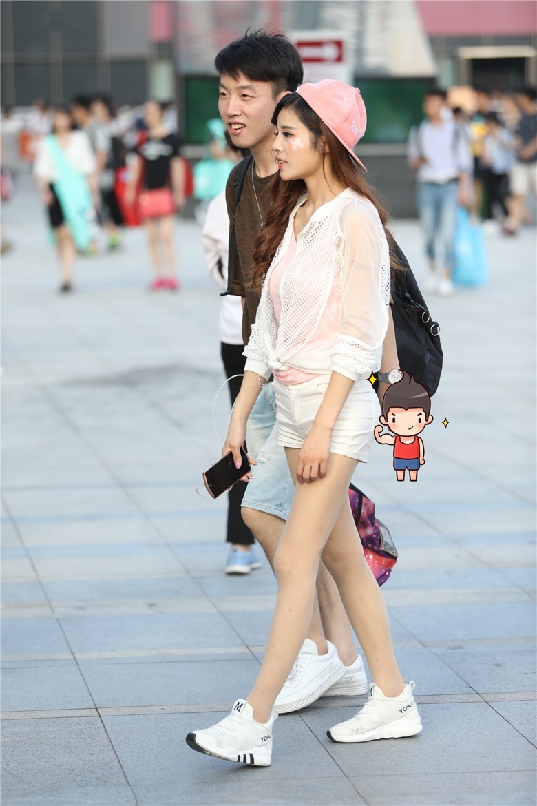 穿肉丝的可爱型小姐姐，清纯的感觉是装不出来的