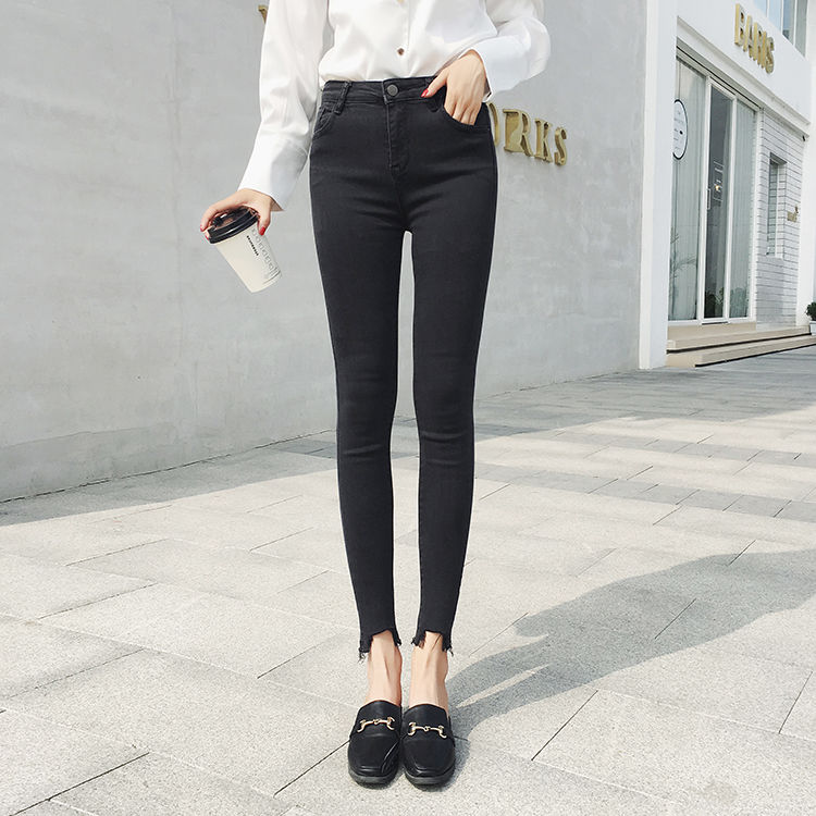 不爱穿裙子的小仙女，可以尝试这几款休闲女裤，让你穿出好身材